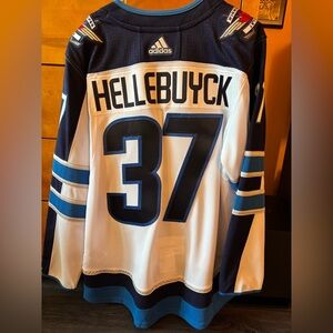 Winnipeg Jets Hellebuyck AUTHENTIC Adidas Away Jersey Size 52 (Large)